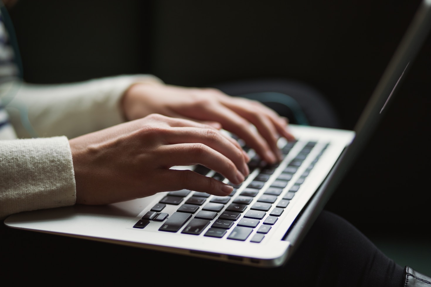 Turning Thoughts into Meaningful Narratives